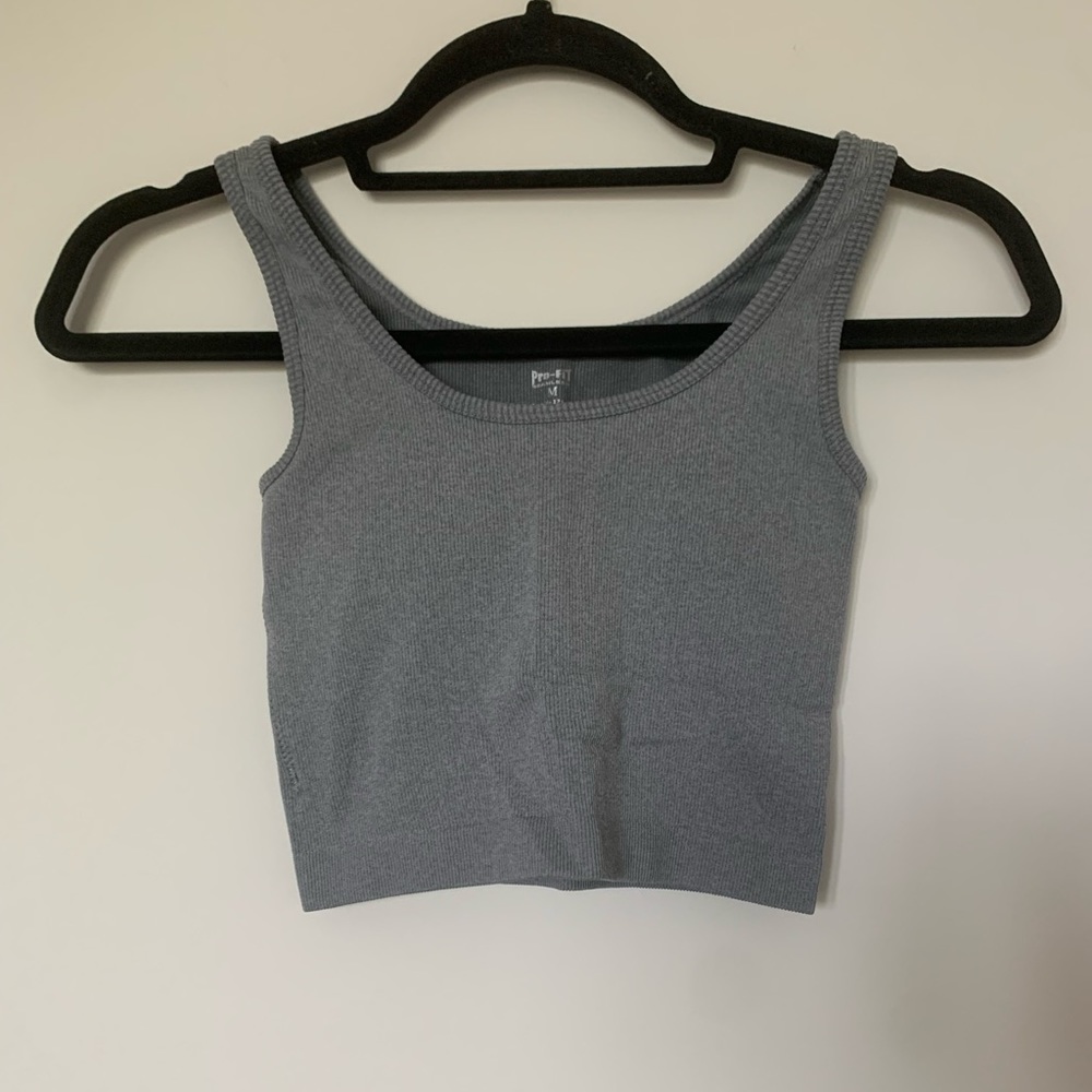 Pro-fit Seamless Grey Fitted Crop Top Size Medium